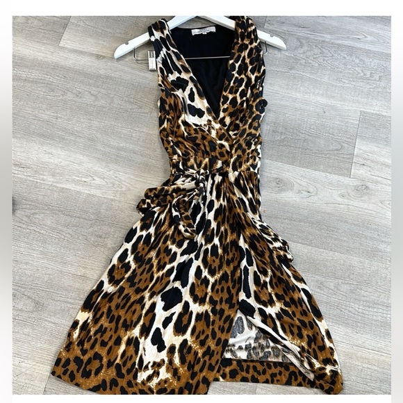 Robert Rodriguez Leopard Print Wrap Dress | Size M | Retail $375 - Picture 4 of 4